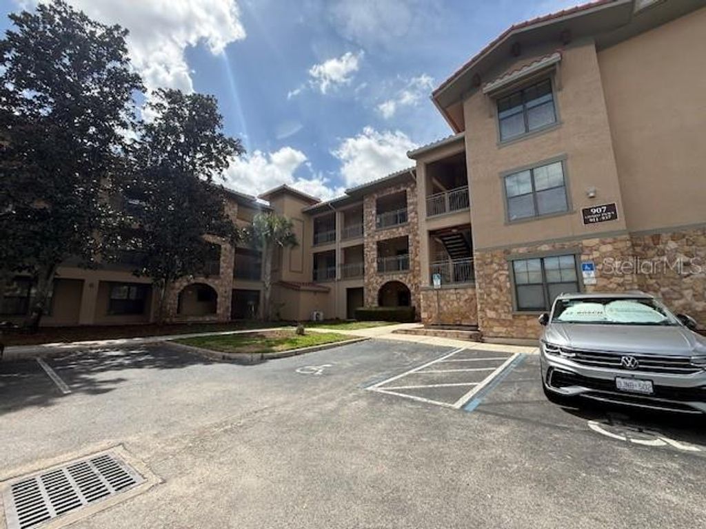 907 CHARO PARKWAY 915, Davenport, FL 33897