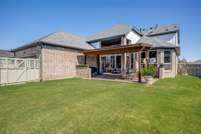 1404 S Pecan Parkway, Northlake, TX 76247