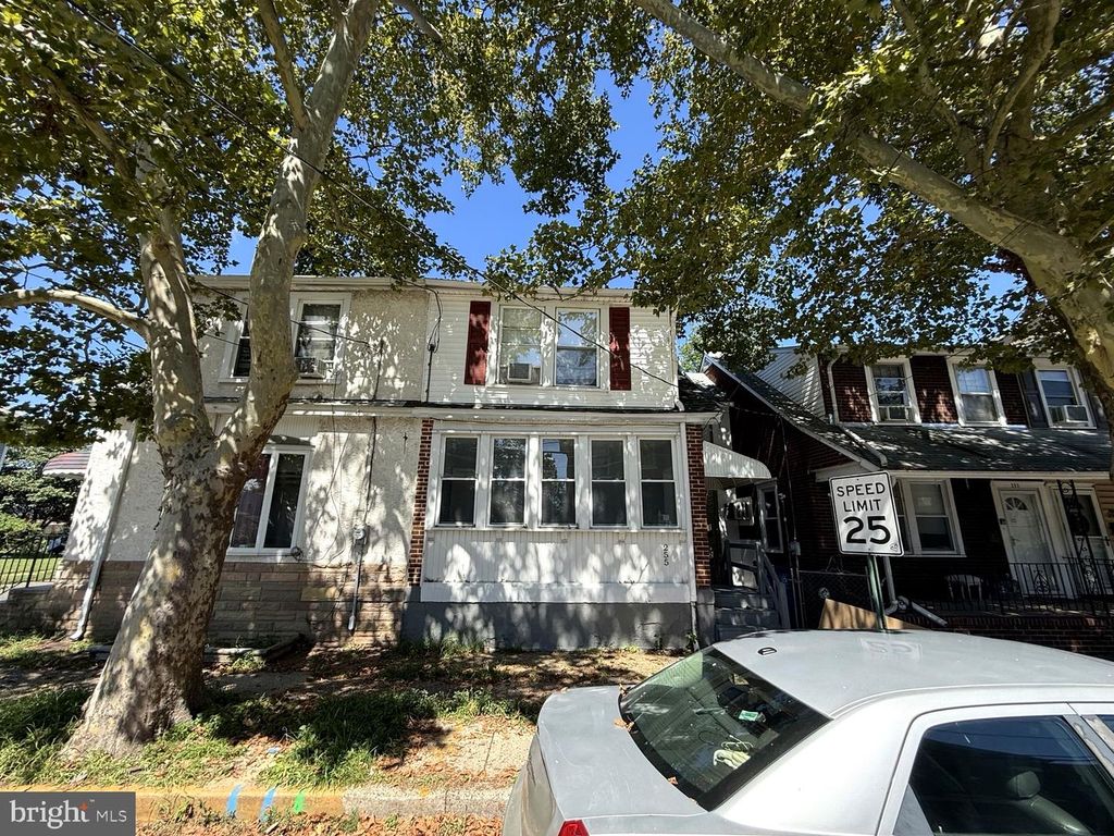 255 W UNION ST, BURLINGTON, NJ 08016 — photo 3