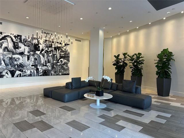 2001 Meridian Ave 309, Miami Beach, FL 33139