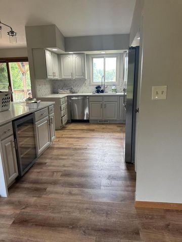 7765 S Mission DRIVE, Franklin, WI 53132