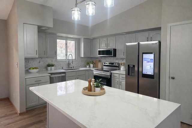 7765 S Mission DRIVE, Franklin, WI 53132