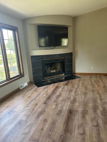 7765 S Mission DRIVE, Franklin, WI 53132