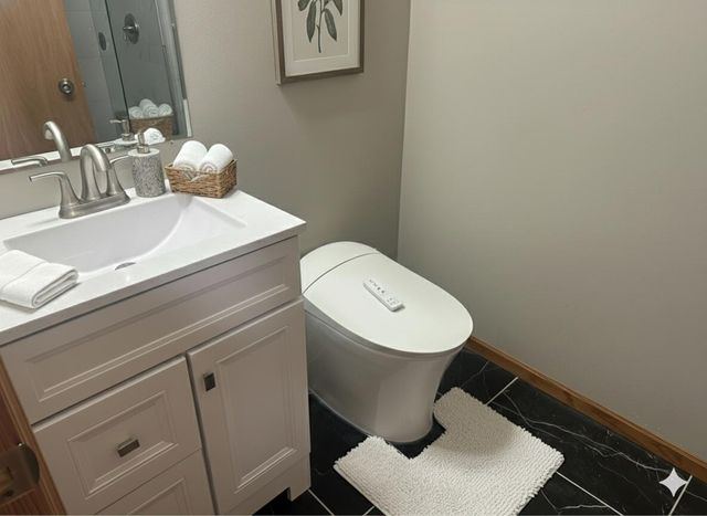 7765 S Mission DRIVE, Franklin, WI 53132