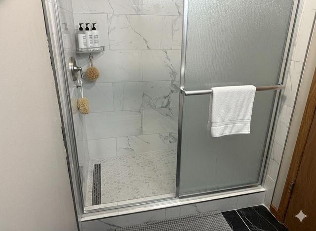 7765 S Mission DRIVE, Franklin, WI 53132