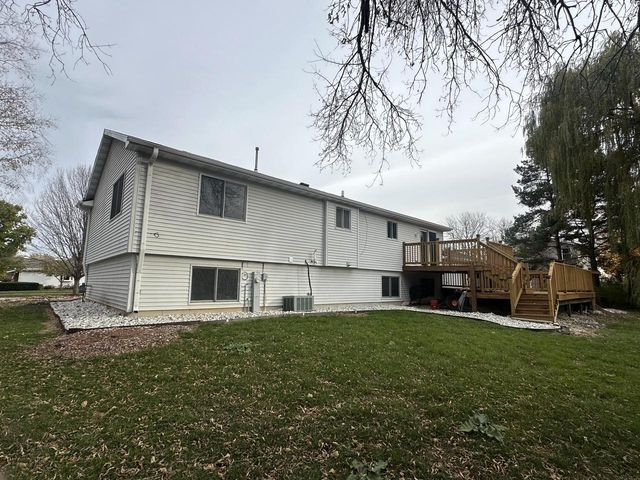 7765 S Mission DRIVE, Franklin, WI 53132