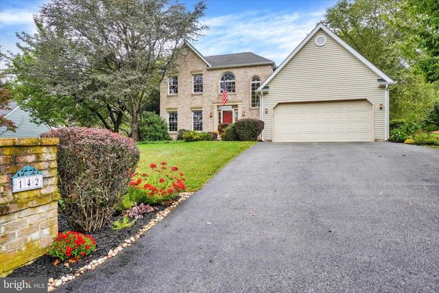142 HERSHEY CIR, Stewartstown, PA 17363