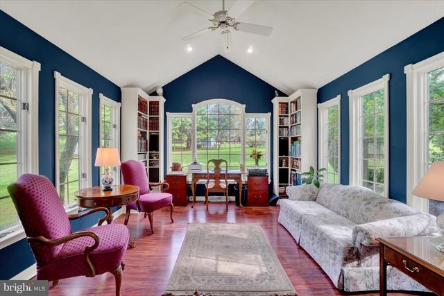 142 HERSHEY CIR, Stewartstown, PA 17363