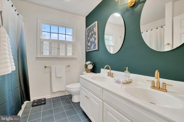 142 HERSHEY CIR, Stewartstown, PA 17363
