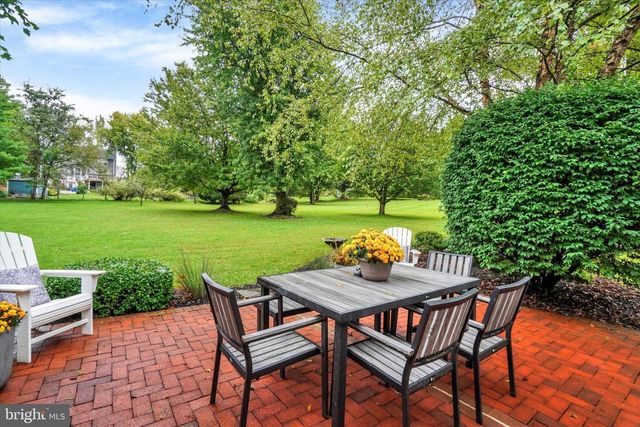 142 HERSHEY CIR, Stewartstown, PA 17363
