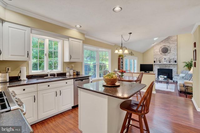 142 HERSHEY CIR, Stewartstown, PA 17363