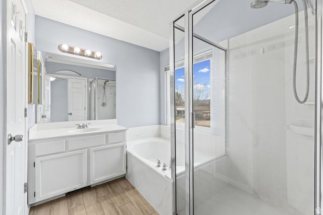 160 COUNTRY CLUB DR, Stansbury Park, UT 84074