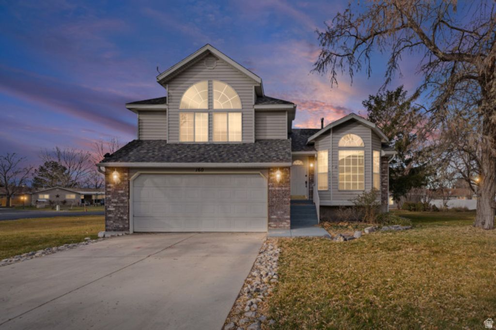 160 COUNTRY CLUB DR, Stansbury Park, UT 84074