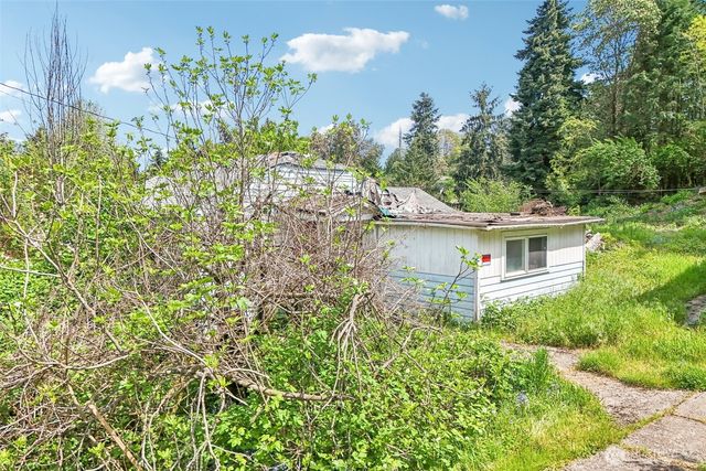 12242 10th Avenue S, Seattle, WA 98168