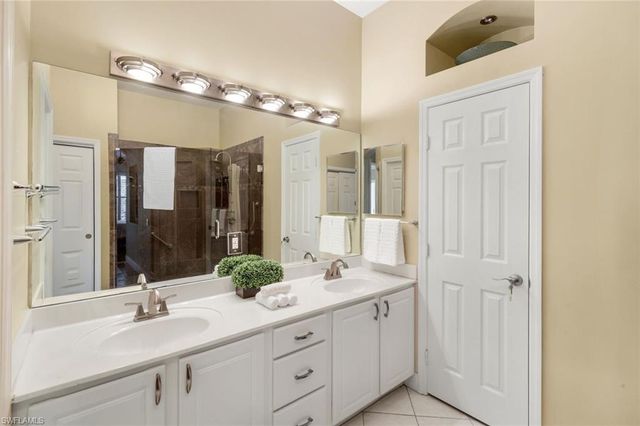 1814 Leamington LN, Naples, FL 34109