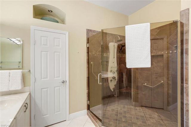 1814 Leamington LN, Naples, FL 34109