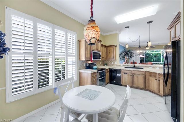1814 Leamington LN, Naples, FL 34109