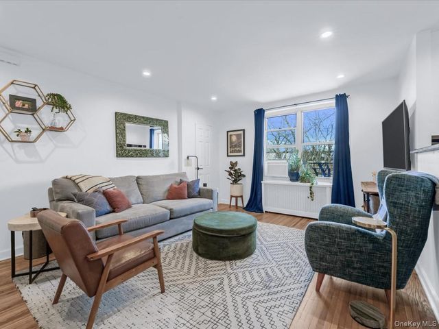 35-32 205th Street 279, Bayside, NY 11361