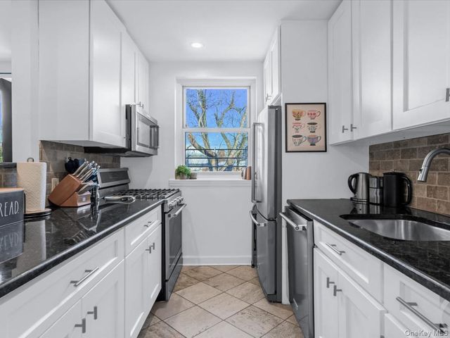 35-32 205th Street 279, Bayside, NY 11361