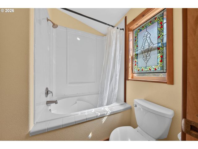 1020 SPOONER RIDGE Ln, Oakland, OR 97462