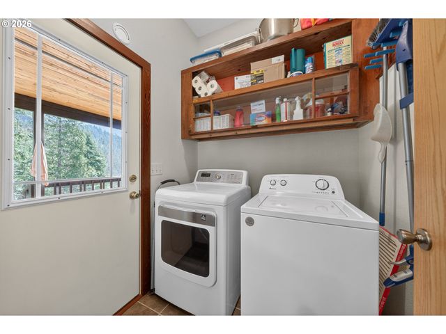 1020 SPOONER RIDGE Ln, Oakland, OR 97462