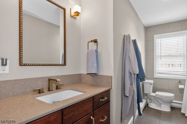 8 Trowbridge Rd, Morris Plains Boro, NJ 07950
