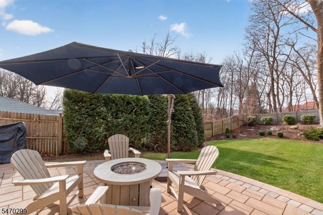 8 Trowbridge Rd, Morris Plains Boro, NJ 07950