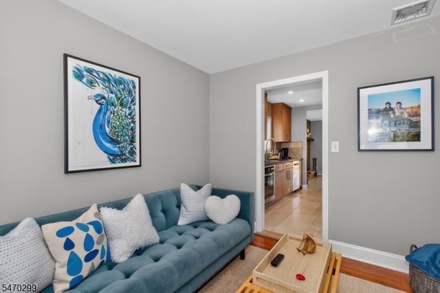 8 Trowbridge Rd, Morris Plains Boro, NJ 07950