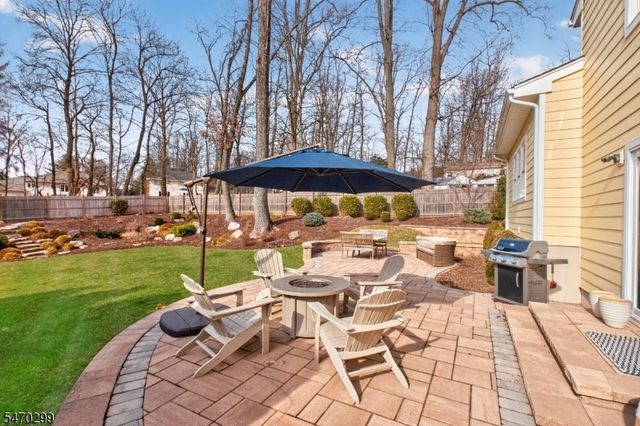 8 Trowbridge Rd, Morris Plains Boro, NJ 07950