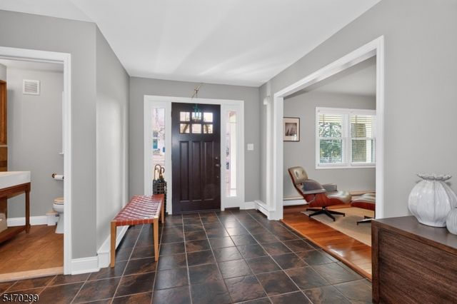8 Trowbridge Rd, Morris Plains Boro, NJ 07950