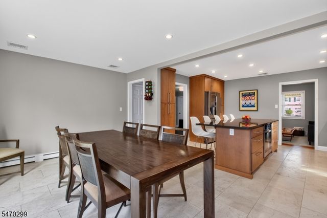 8 Trowbridge Rd, Morris Plains Boro, NJ 07950