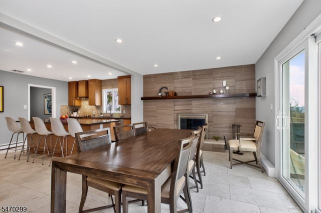 8 Trowbridge Rd, Morris Plains Boro, NJ 07950
