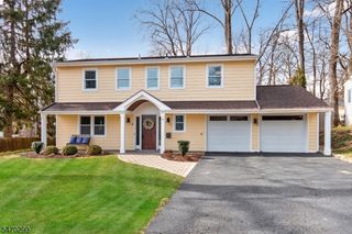 8 Trowbridge Rd, Morris Plains Boro, NJ 07950