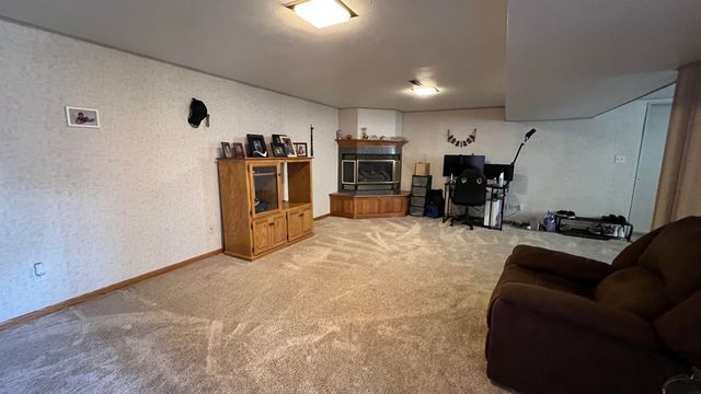 404 Birch Drive, Fredericksburg, IA 50630