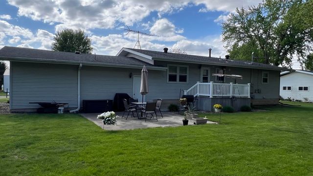 404 Birch Drive, Fredericksburg, IA 50630