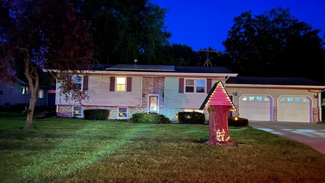 404 Birch Drive, Fredericksburg, IA 50630