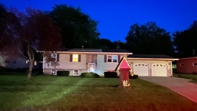 404 Birch Drive, Fredericksburg, IA 50630