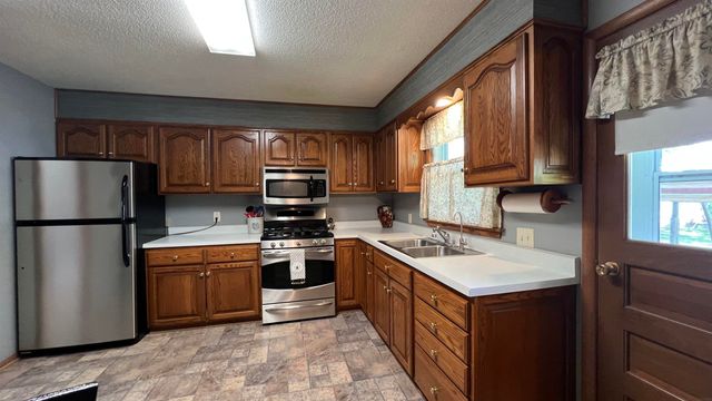 404 Birch Drive, Fredericksburg, IA 50630
