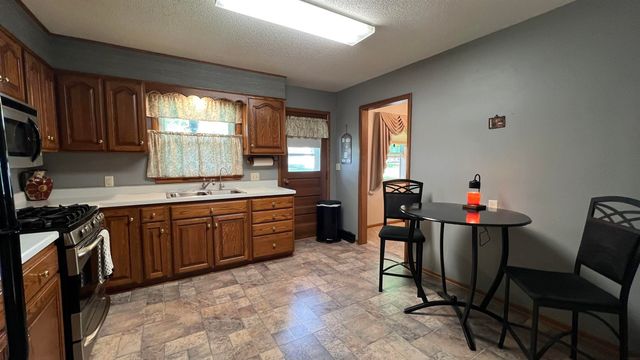404 Birch Drive, Fredericksburg, IA 50630
