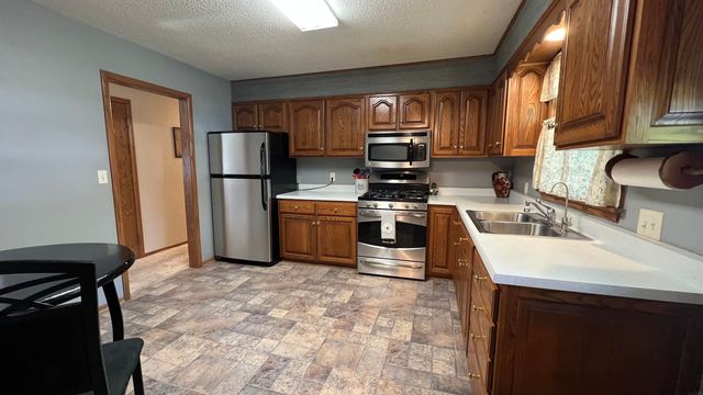 404 Birch Drive, Fredericksburg, IA 50630
