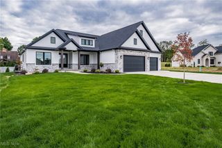 870 Honeysuckle Circle NW, North Canton, OH 44720