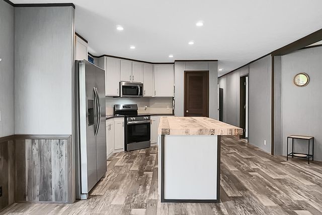 317 Pooshee Plantation Way, Bonneau, SC 29431