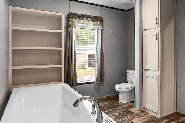 317 Pooshee Plantation Way, Bonneau, SC 29431