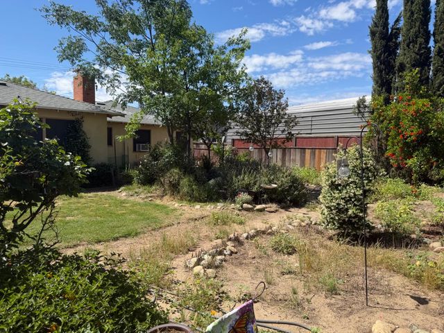 7555 E Whitmore Ave, Hughson, CA 95326