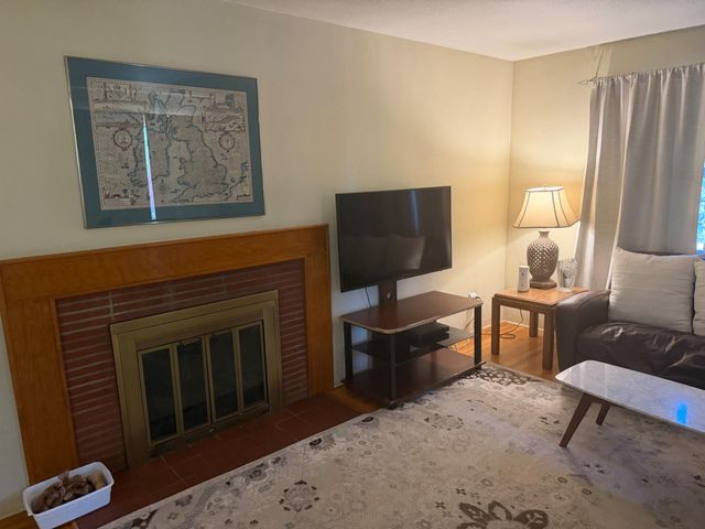7555 E Whitmore Ave, Hughson, CA 95326