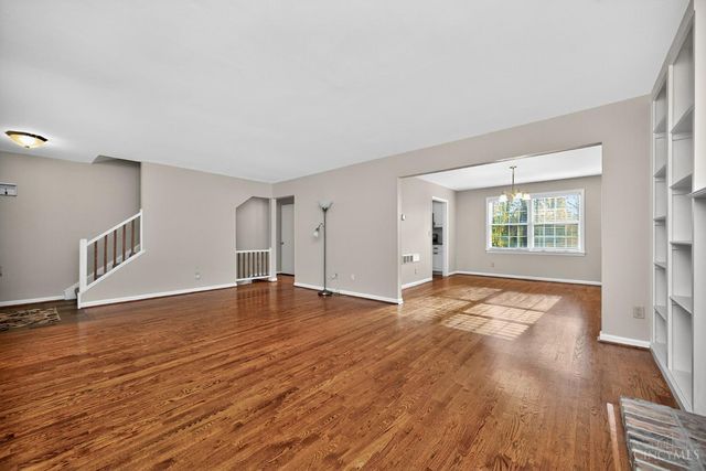 33 Creekwood Square, Glendale, OH 45246