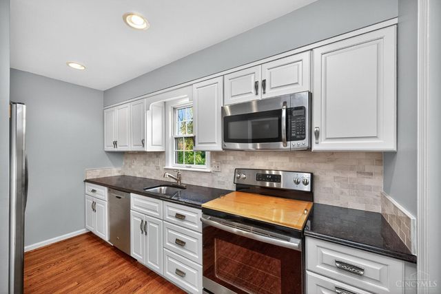 33 Creekwood Square, Glendale, OH 45246