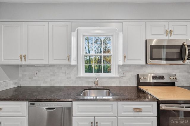 33 Creekwood Square, Glendale, OH 45246