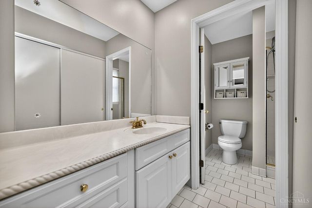 33 Creekwood Square, Glendale, OH 45246