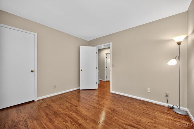 33 Creekwood Square, Glendale, OH 45246